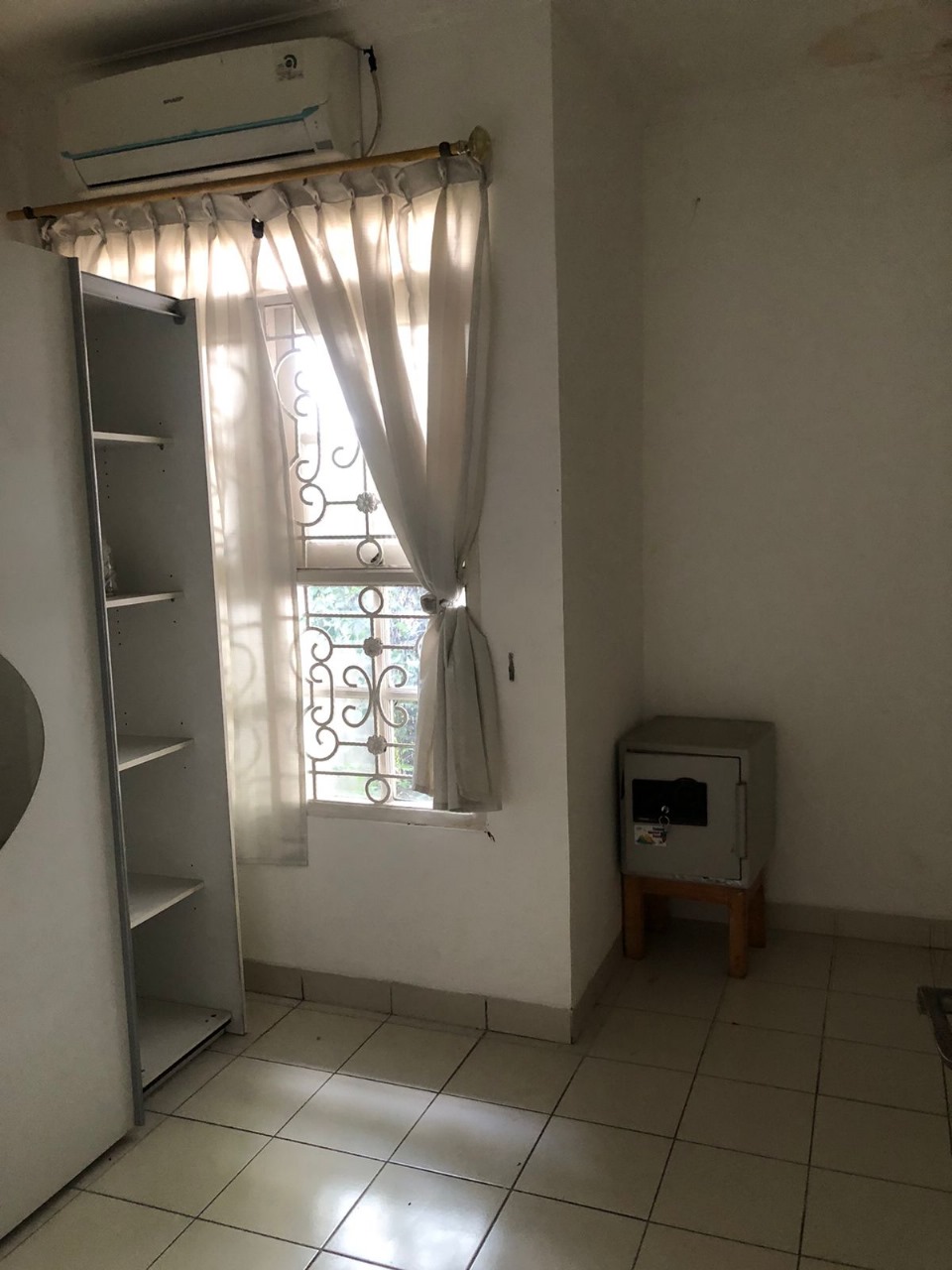Rumah dijual di Picadily Lippo Cikarang